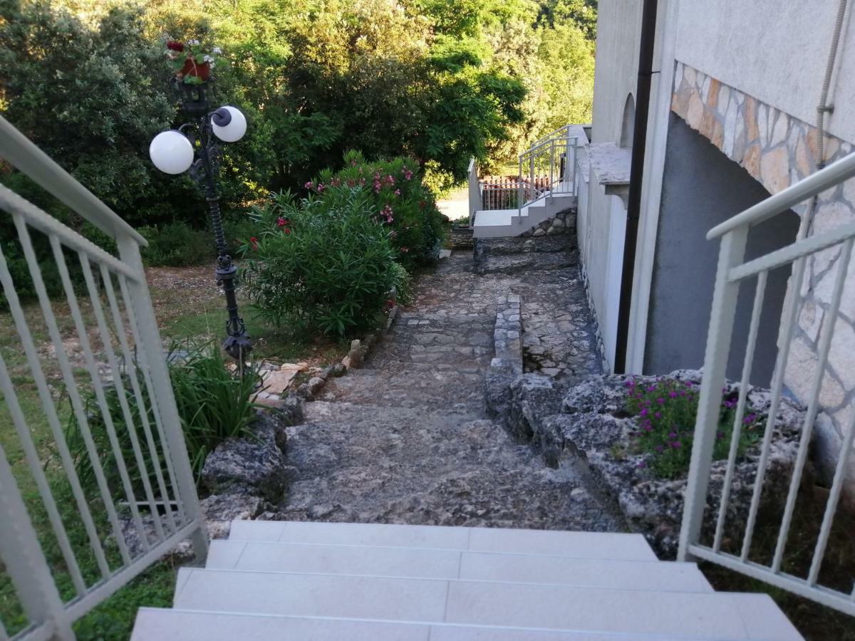 Garden Apartment Pjescana Uvala Exterior foto